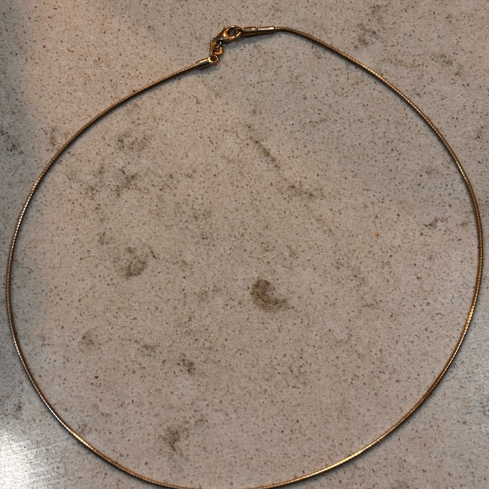Elegant Silver Omega Necklace - Picture 8 of 9